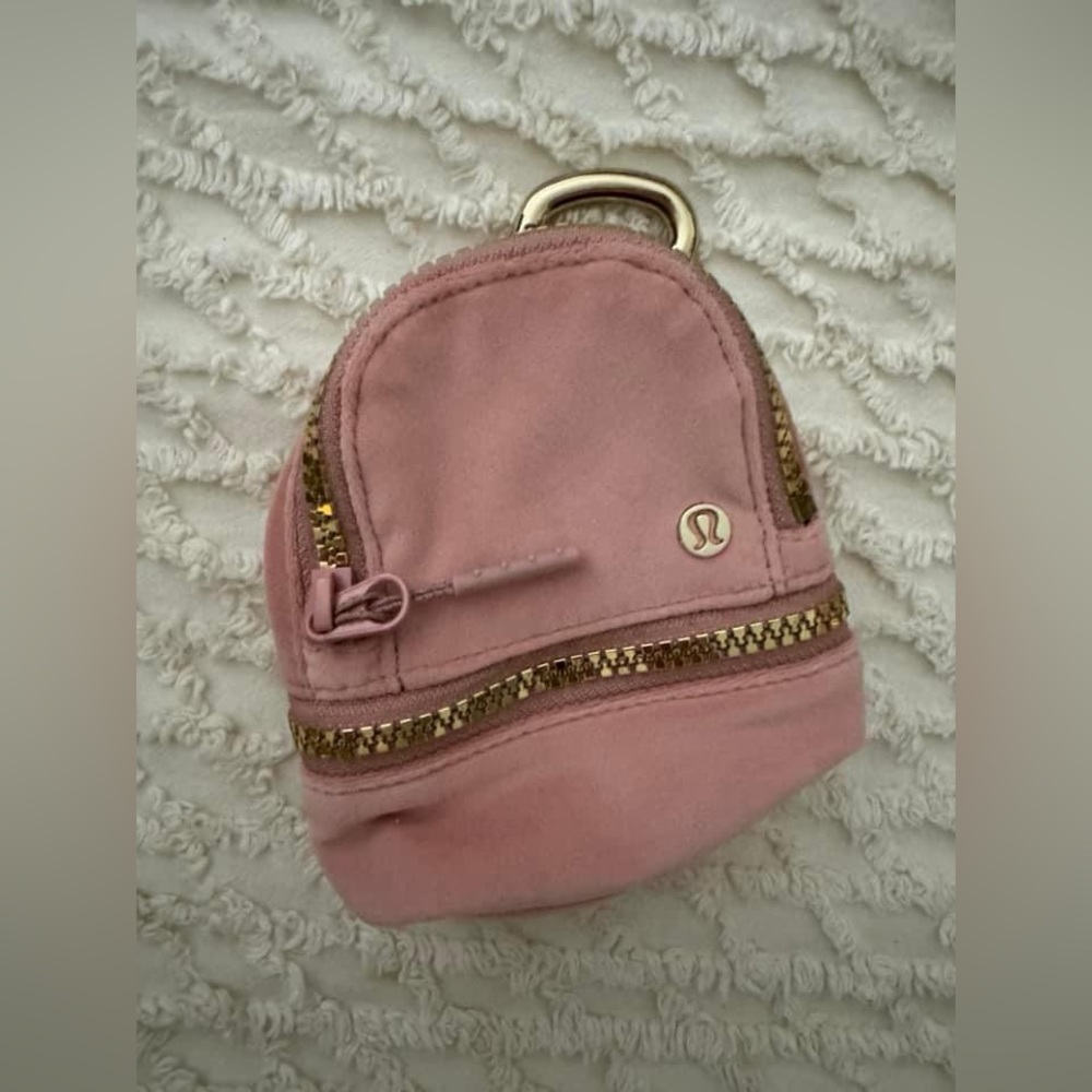 Lululemon pouch